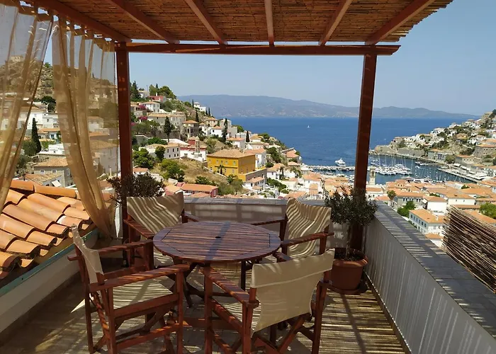 Hydra\'S View House